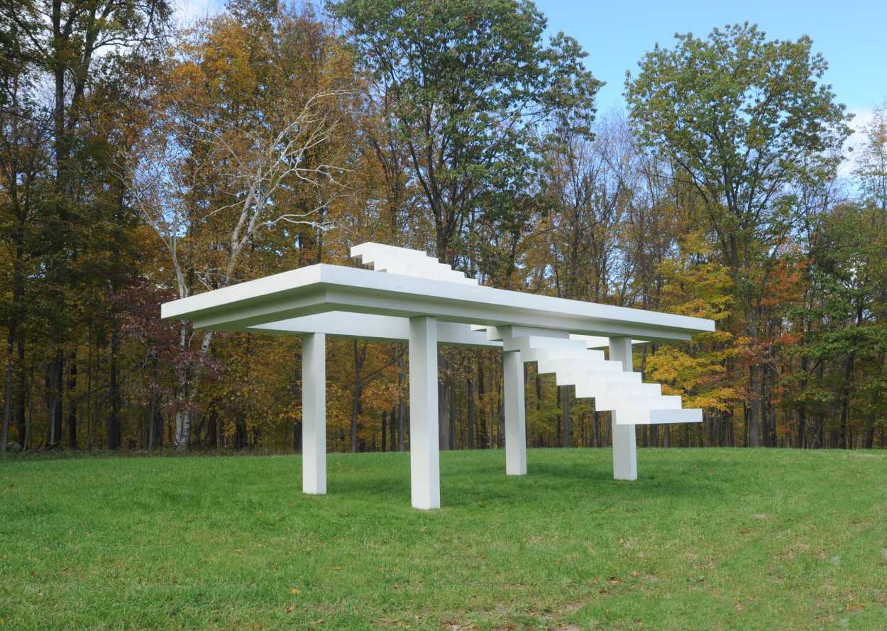 Eingang mit schwebender Treppe II