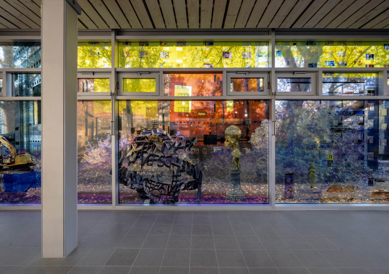 In the Interspace of Utopian Consciousness