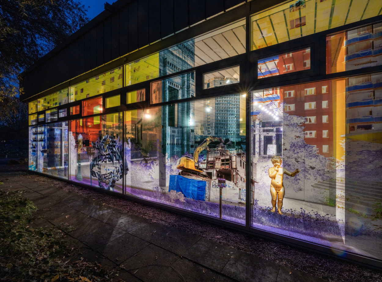 In the Interspace of Utopian Consciousness