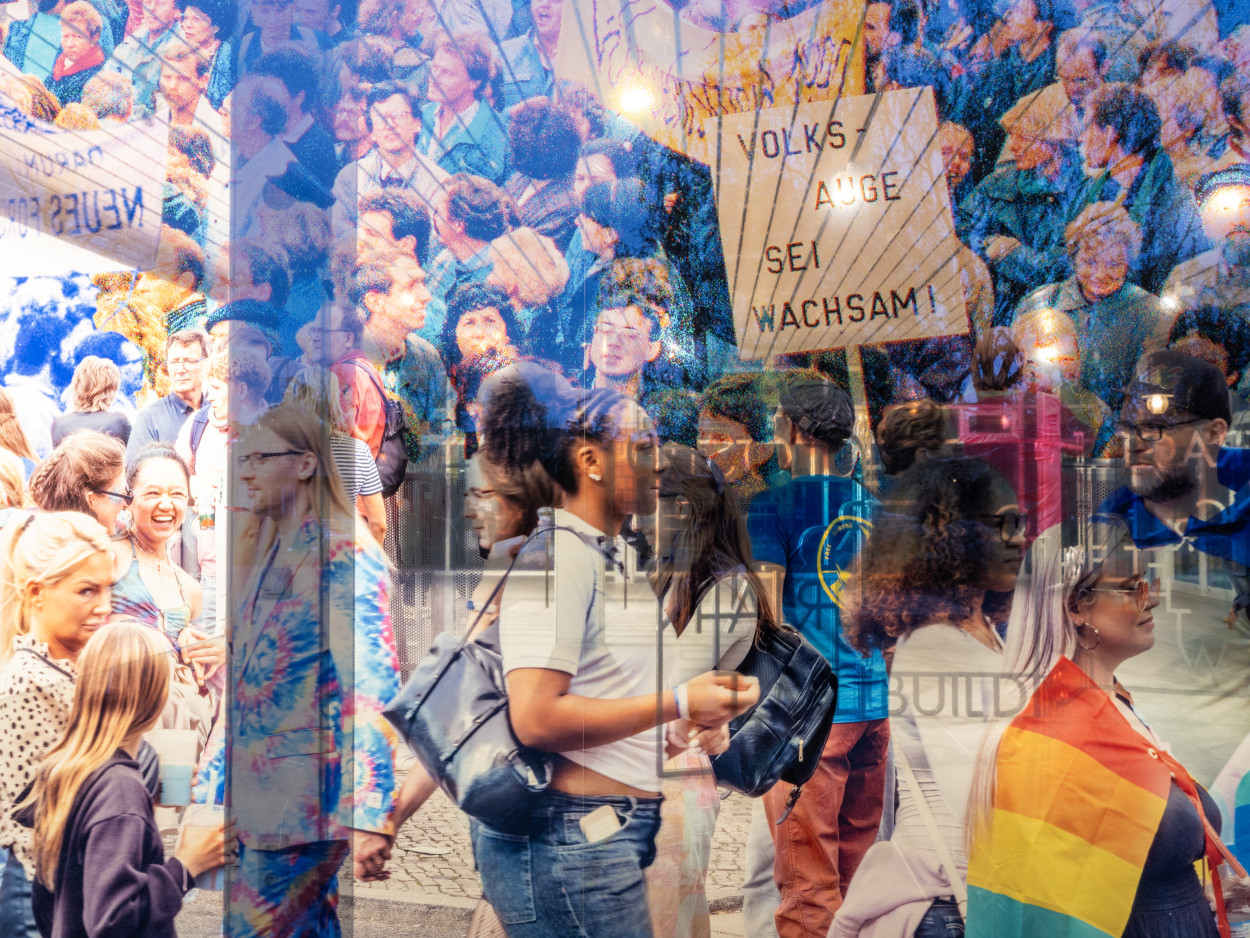 In the Interspace of Utopian Consciousness