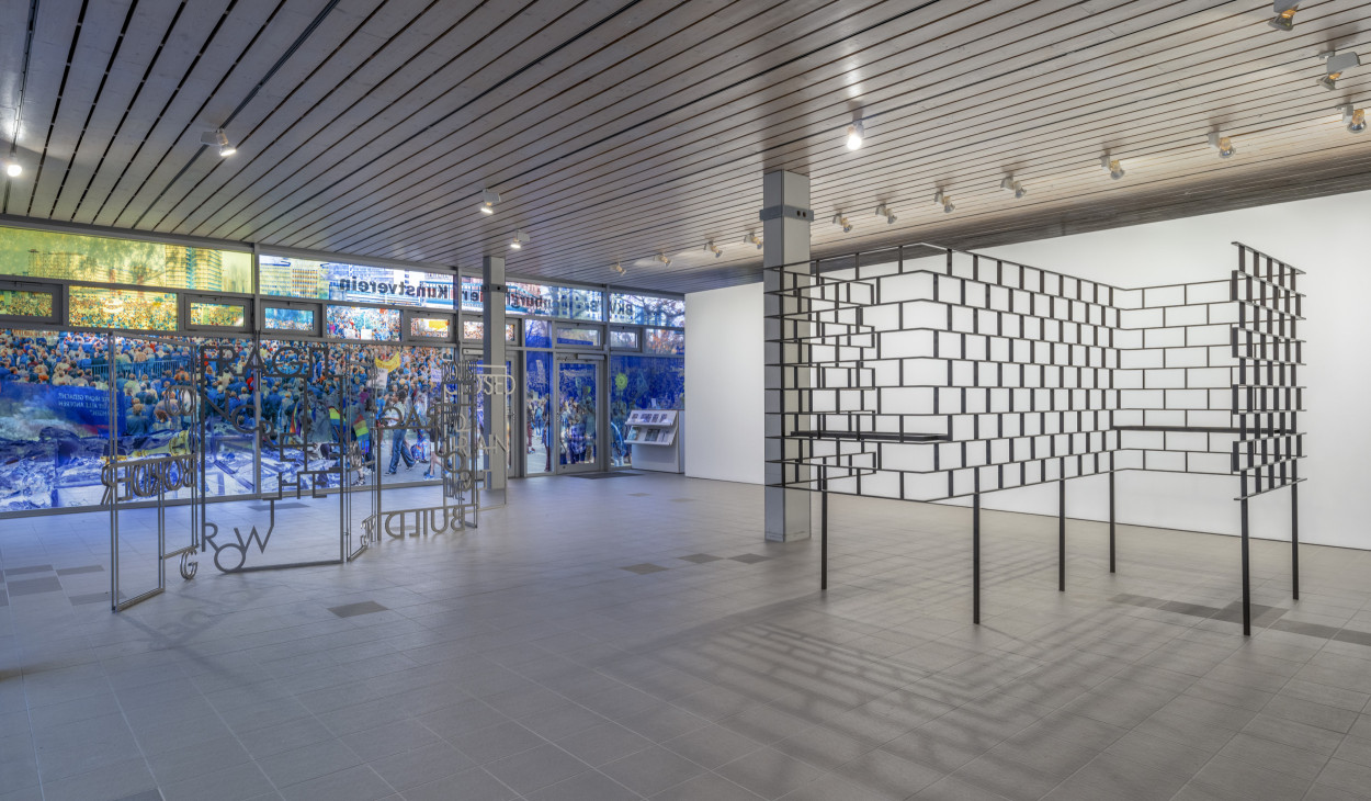 In the Interspace of Utopian Consciousness