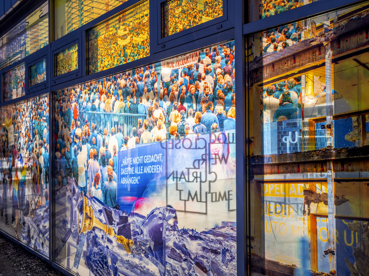 In the Interspace of Utopian Consciousness